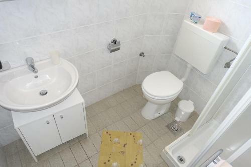 Hostal Apartments And Rooms With Parking Space Nin, Zadar - 5805