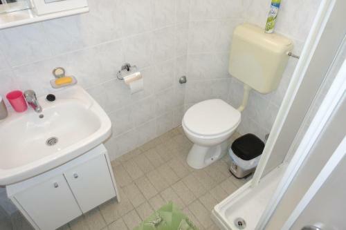 Hostal Apartments And Rooms With Parking Space Nin, Zadar - 5805