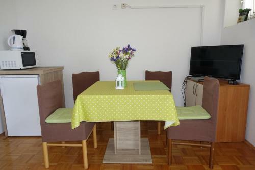 Hostal Apartments And Rooms With Parking Space Nin, Zadar - 5805
