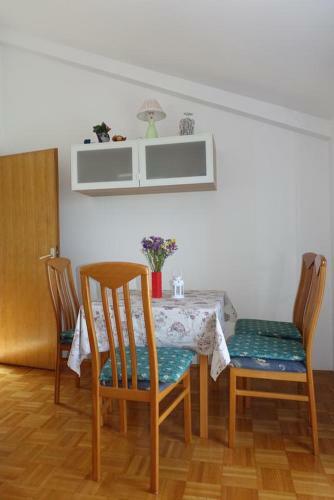 Hostal Apartments And Rooms With Parking Space Nin, Zadar - 5805