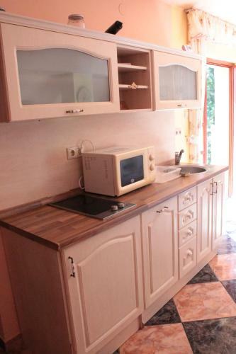 Hostal Csal�dikuck� Vend�gh�z