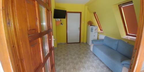 Apartment In Balatonmariaf�rdo 34509