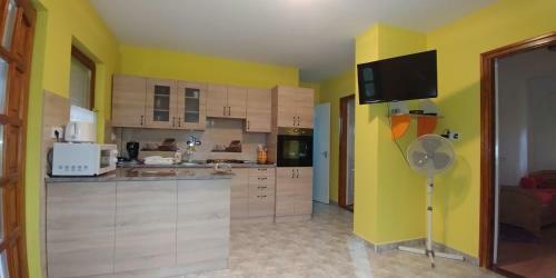 Apartment In Balatonmariaf�rdo 34509