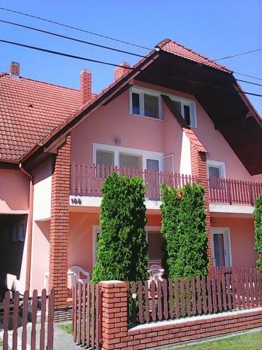 D�zsa Apartman