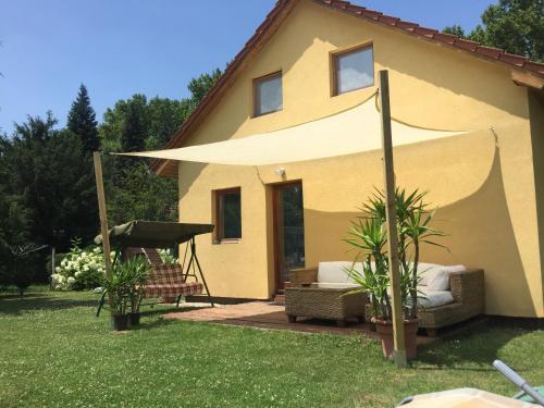 Marton H�z
