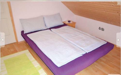 Marton H�z