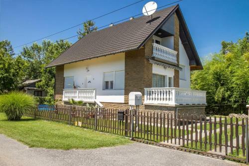 Holiday Home In Balatonkeresztur 19516