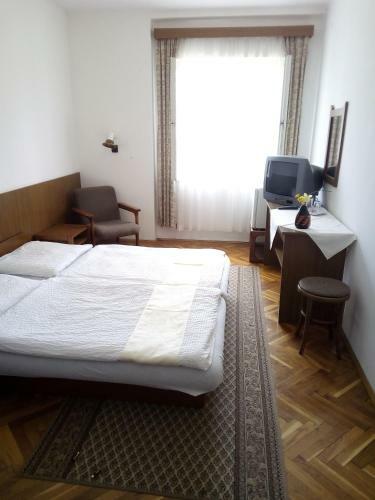 Sir�ly Hotel