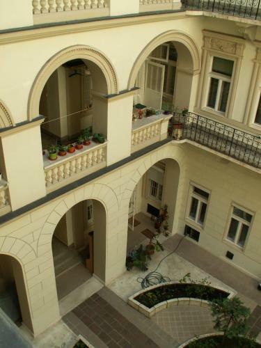 Chester Court Apartment