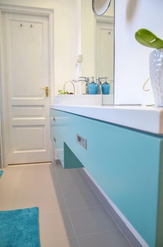 Blue Luxury Apartment