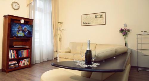 Classic Central Apartment