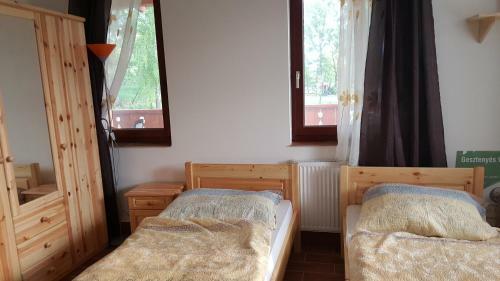 Hostal Geszteny�s Vend�gh�z