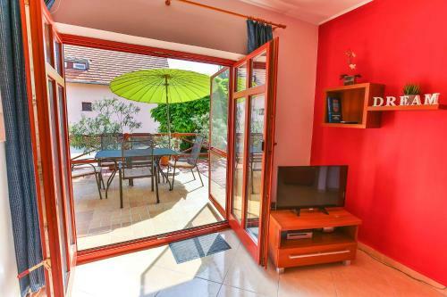 S�ra-lux Apartman