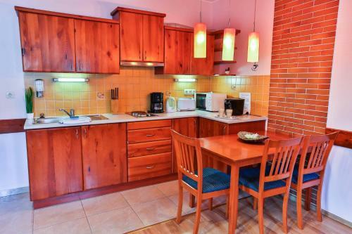 S�ra-lux Apartman
