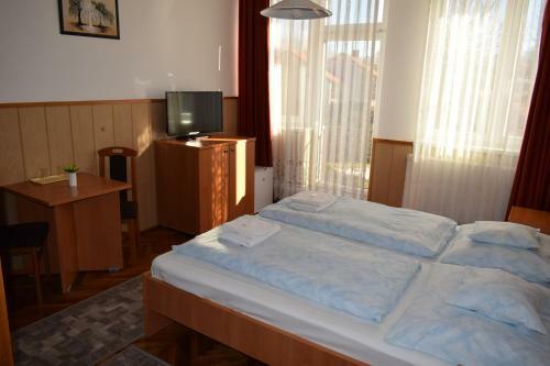 Hostal Ujv�ri Vend�gh�z