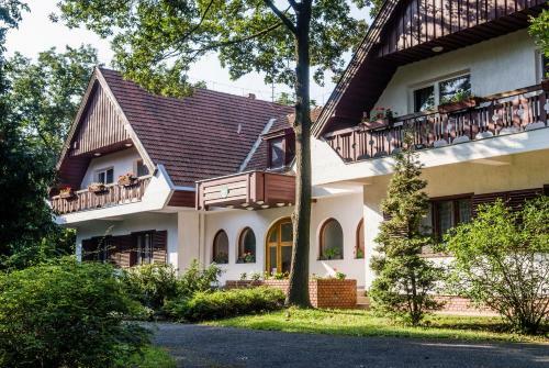 Hostal Zseri Vad�szh�z