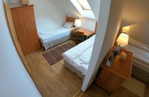 Hostal Buz�s Pince Vend�gh�z