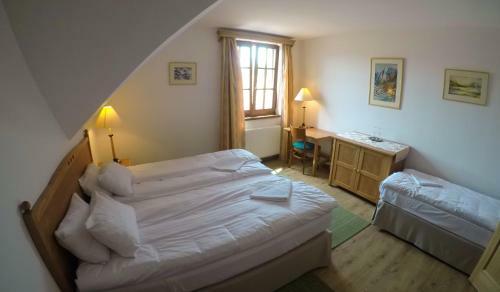 Hostal Buz�s Pince Vend�gh�z