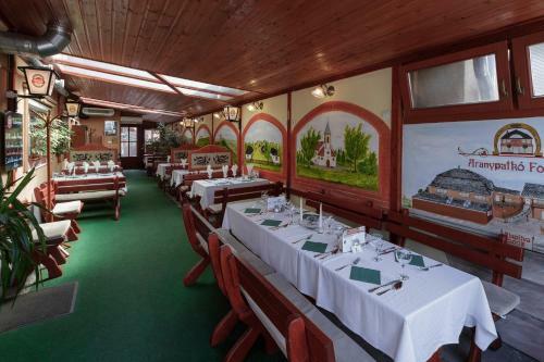 Hostal Aranypatk� Fogad�-�tterem