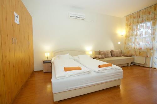 Zoli Apartmanok-betty K�lcsey 32