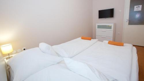 Zoli Apartmanok-betty K�lcsey 32