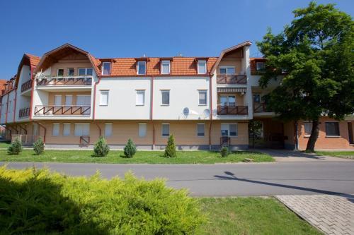 Zoli Apartmanok-v�ndor2 K�lcsey 34-36