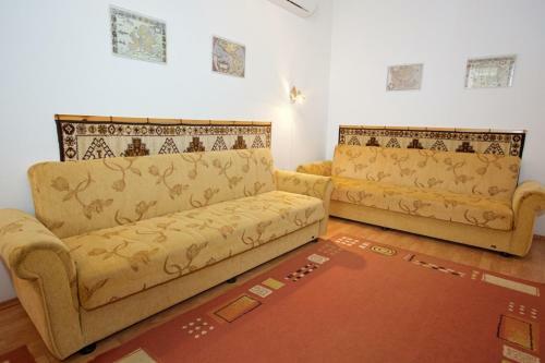 Zoli Apartmanok-r�zsa K�lcsey 34-36