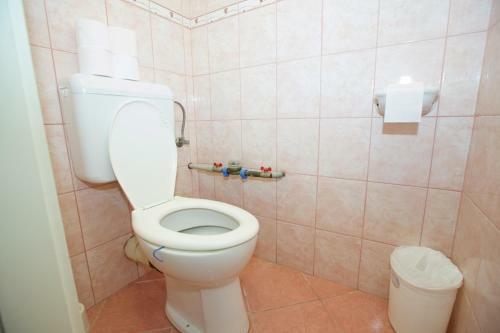 Zoli Apartmanok-r�zsa K�lcsey 34-36