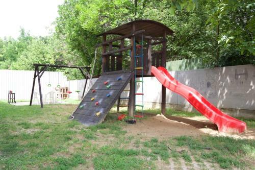 Zoli Apartmanok-r�zsa K�lcsey 34-36