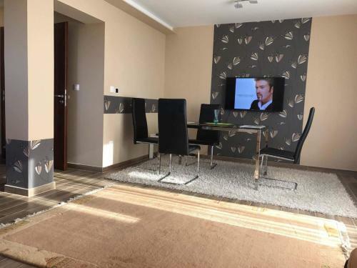 Tommy Apartman 2.0