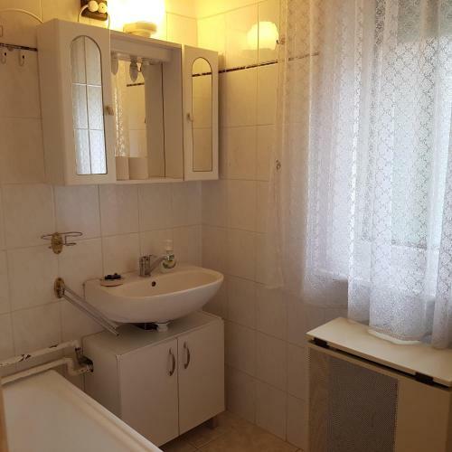 Hostal �vi Vend�gh�z