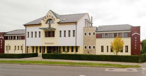 Corvina Hotel-restaurant