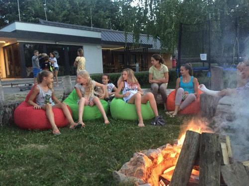 Hostal Moh�csi Vend�gh�z �s Lovasklub