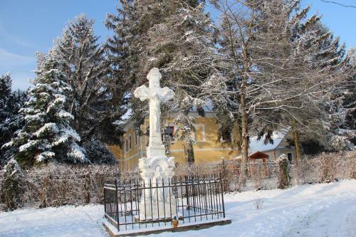 Hostal Az �reg Parokia B&B