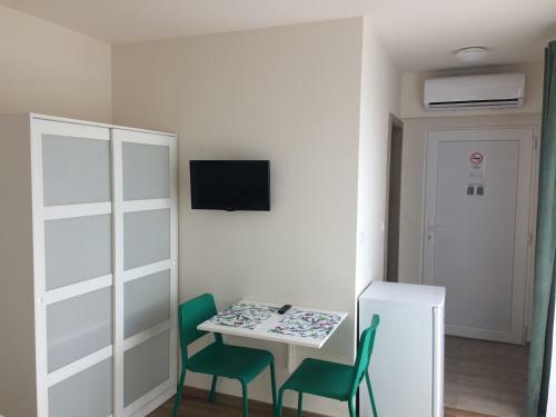 Suri Bau Apartman
