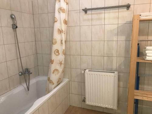 Suri Bau Apartman