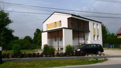 Suri Bau Apartman