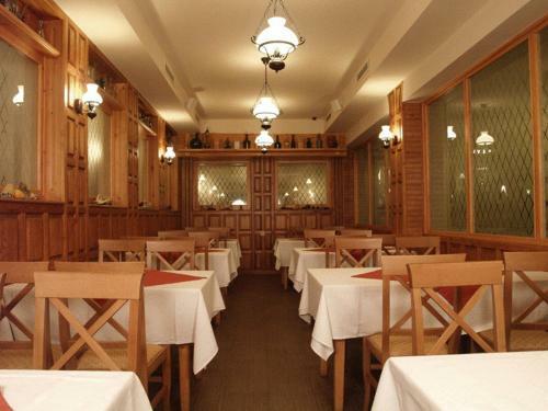 Nimr�d Hotel �s �tterem