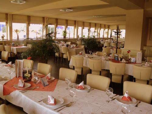 Nimr�d Hotel �s �tterem
