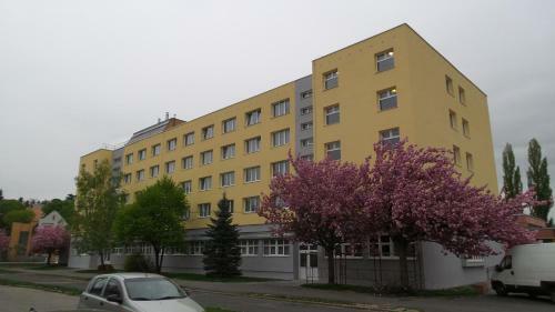 Albergue Soproni Szakk�pz�si Centrum Koll�giuma