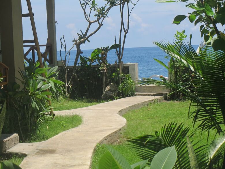 Hostal Amed Sari Beach Guesthouse