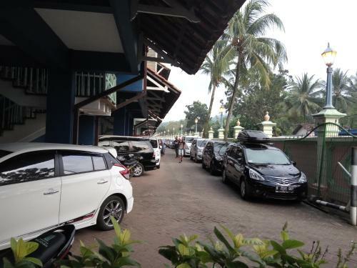 Apartamentos Lippo Carita Selatan