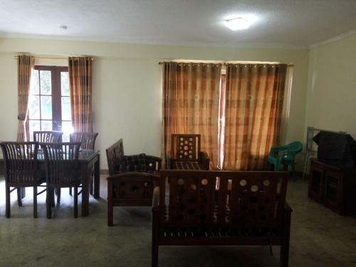 Apartamentos Lippo Carita Selatan