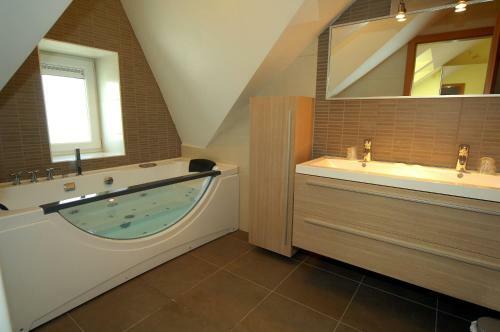 Hotel Aux Beaux Rivages En Gaume