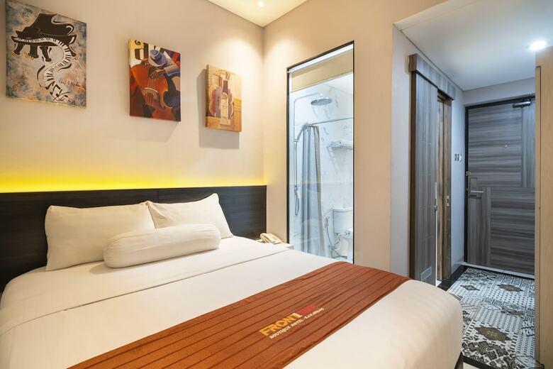 Hotel Front One Boutique Karawang