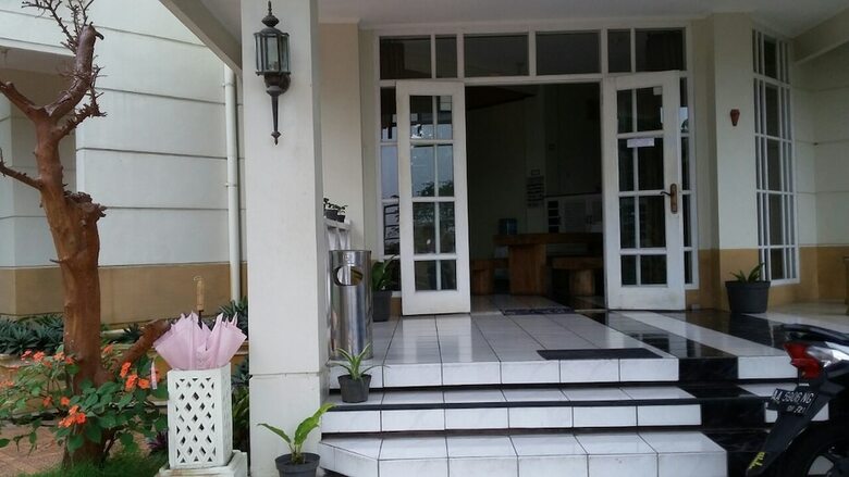 Hostal Entire Raffles Villa