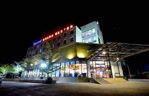 Hotel Kyriad Grand Master Purwodadi