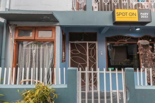 Hotel Spot On 2033 Kayumanis Residence Syariah