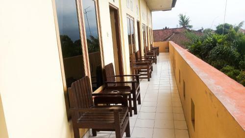 Oyo 3096 Hotel Dewi Warsiki