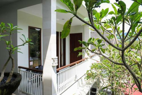 Hotel Dewi Villa